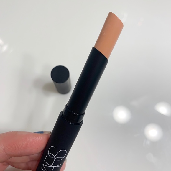 NARS “Honey” Concealer - Picture 4 of 6